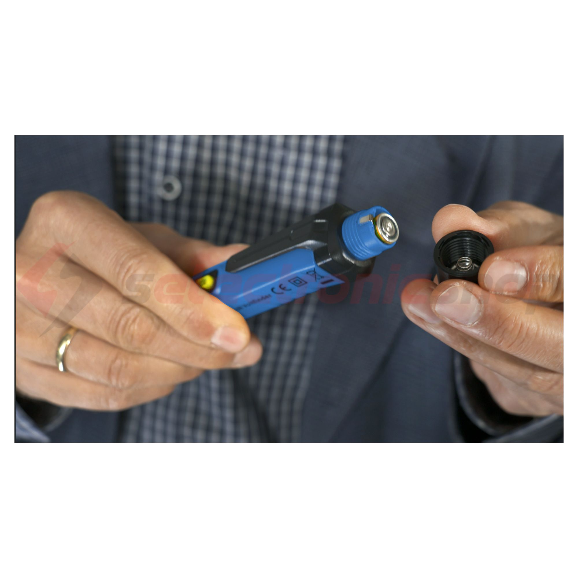 Feszültség teszter érintésmentes 12-1000VAC elemes fény+hangjelzés Pancontrol - VOLTFINDER