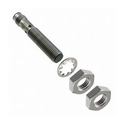 Induktív közelítésérzékelő síkbaálló 2mm-hatótáv menetes henger fém PNP nyitó 10-30V DC OMRON - 674625