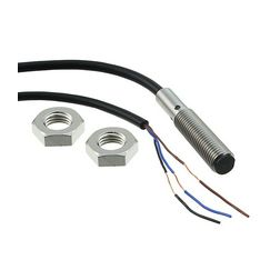 Induktív közelítésérzékelő síkbaálló 2mm-hatótáv menetes henger fém PNP záró 10-30V DC OMRON - 674576