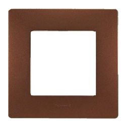 Niloé keret 1-es kakaóbarna vízszintes és függőleges műanyag LEGRAND - 397071