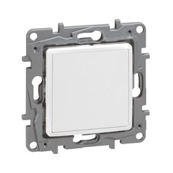 Niloé/Mosaic adapter fehér  LEGRAND - 665195