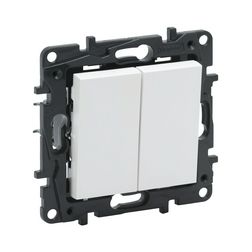 NiloéStep 105 2x1P csillárkapcsoló betét közp. fedéllel fehér süllyesztett rugós IP20 LEGRAND - 863105