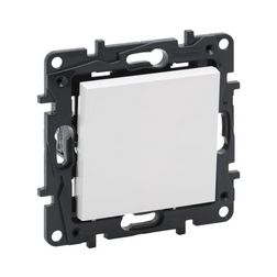 NiloéStep 107 keresztkapcsoló betét közp. fedéllel fehér süllyesztett rugós IP20 LEGRAND - 863107