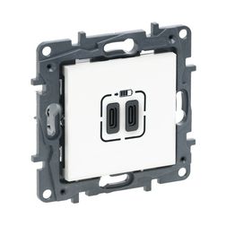 NiloéStep USB töltőaljzat C+C 3000mA/ 5V süllyesztett fehér IP40 LEGRAND - 863139