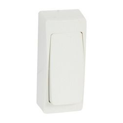 Oteo N101 nyomó keskeny betét komplett házban 1- billentyűs 1z fehér IP31 műanyag LEGRAND - 086085