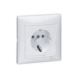 Valena 162 dugalj földelt teljes fedlappal fehér IP20 süllyesztett csavaros LEGRAND - 774394