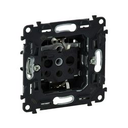 Valena InMatic 162 dugalj betét földelt gyerekzárral IP20 süllyesztett csavaros LEGRAND - 753024