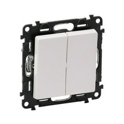 ValenaLife 105 2x1P csillárkapcsoló betét közp. fedéllel fehér süllyesztett IP20 LEGRAND - 752105